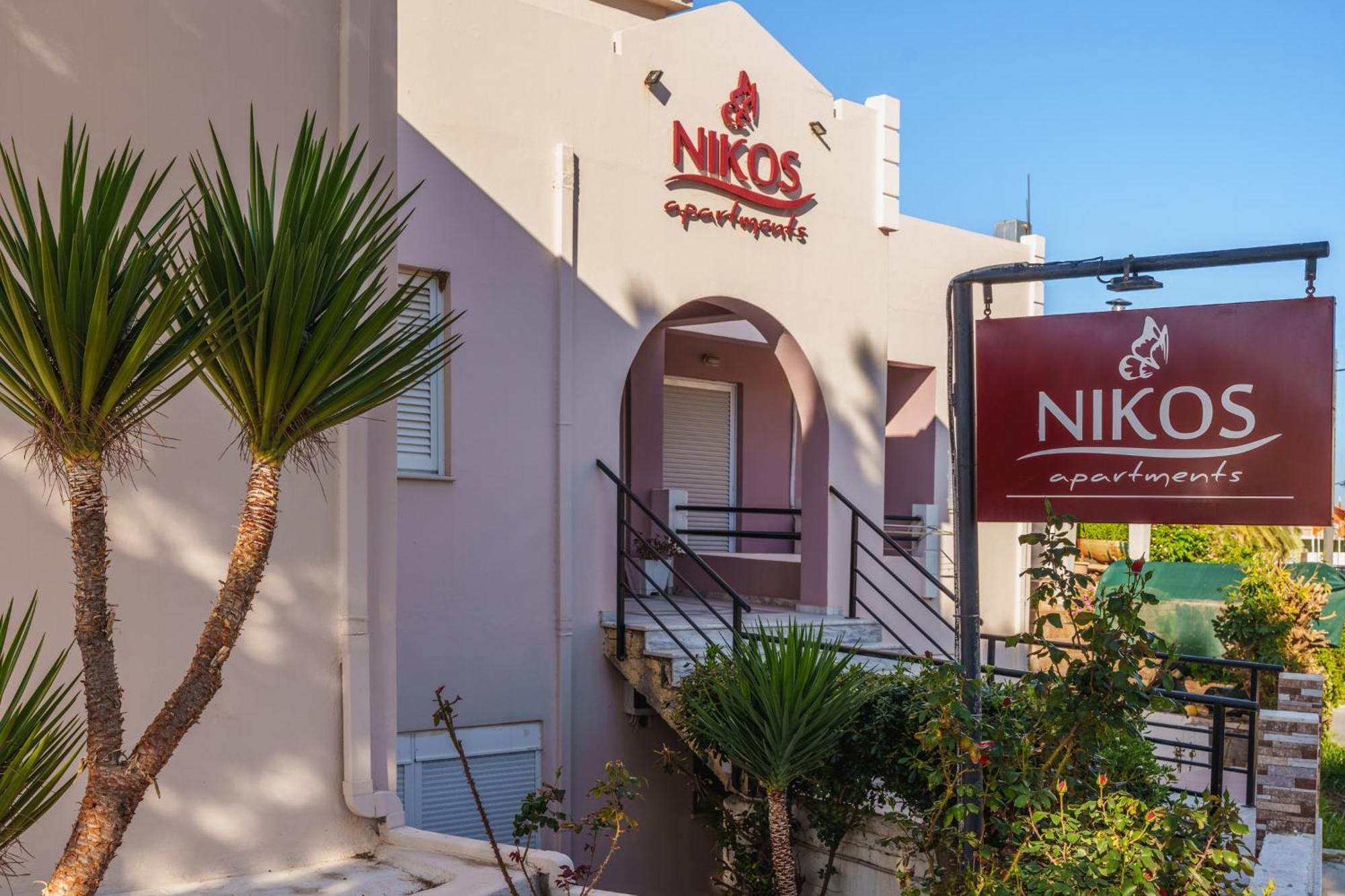 Nikos Apartments Agia Marina Buitenkant foto