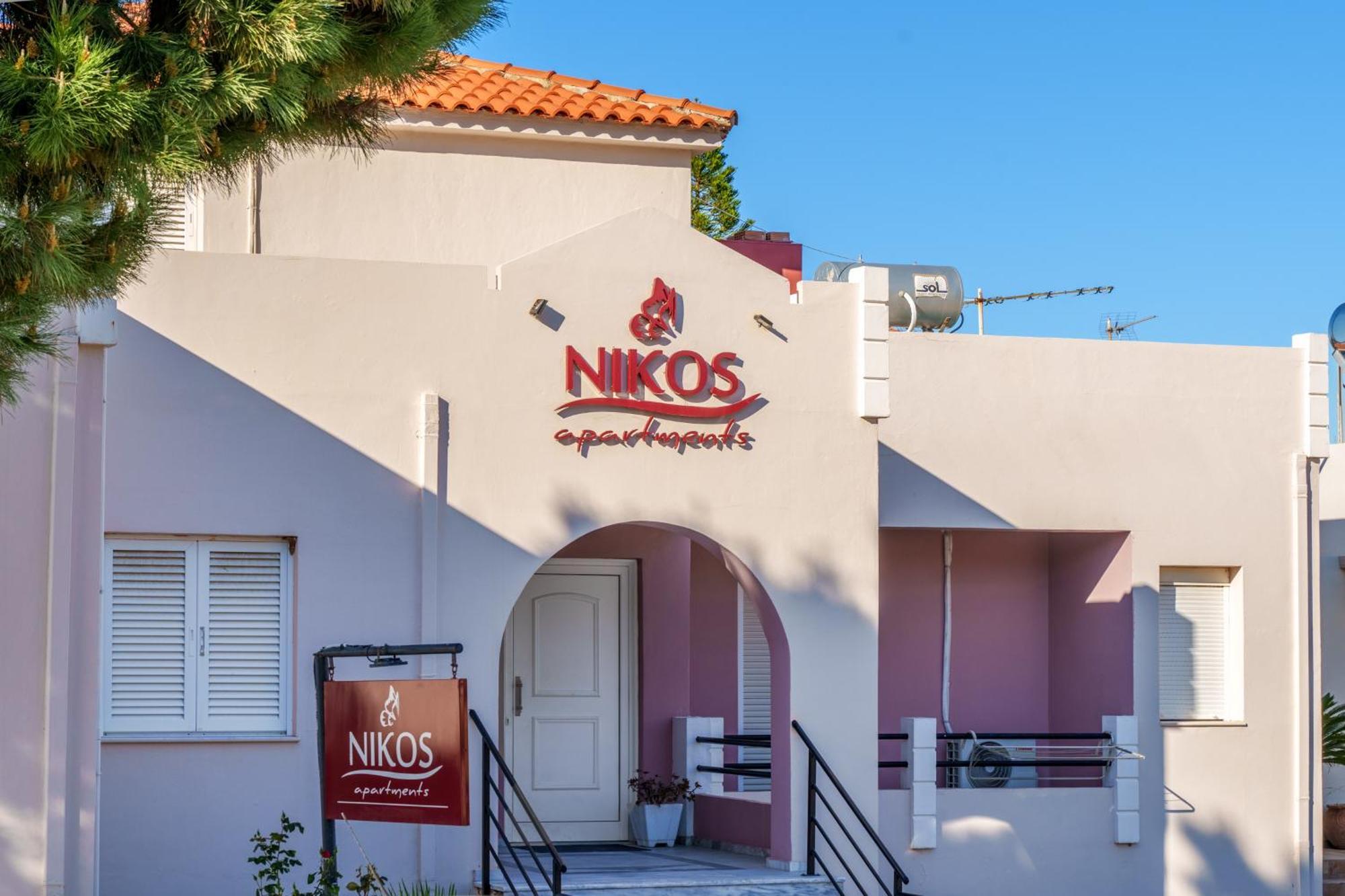 Nikos Apartments Agia Marina Buitenkant foto
