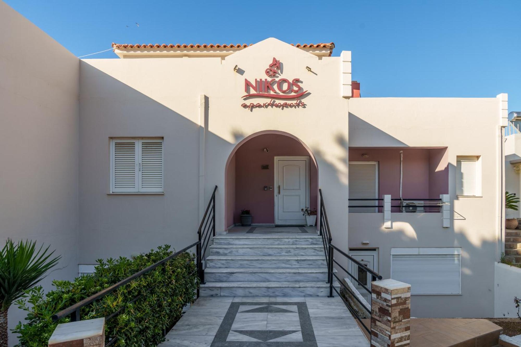 Nikos Apartments Agia Marina Buitenkant foto
