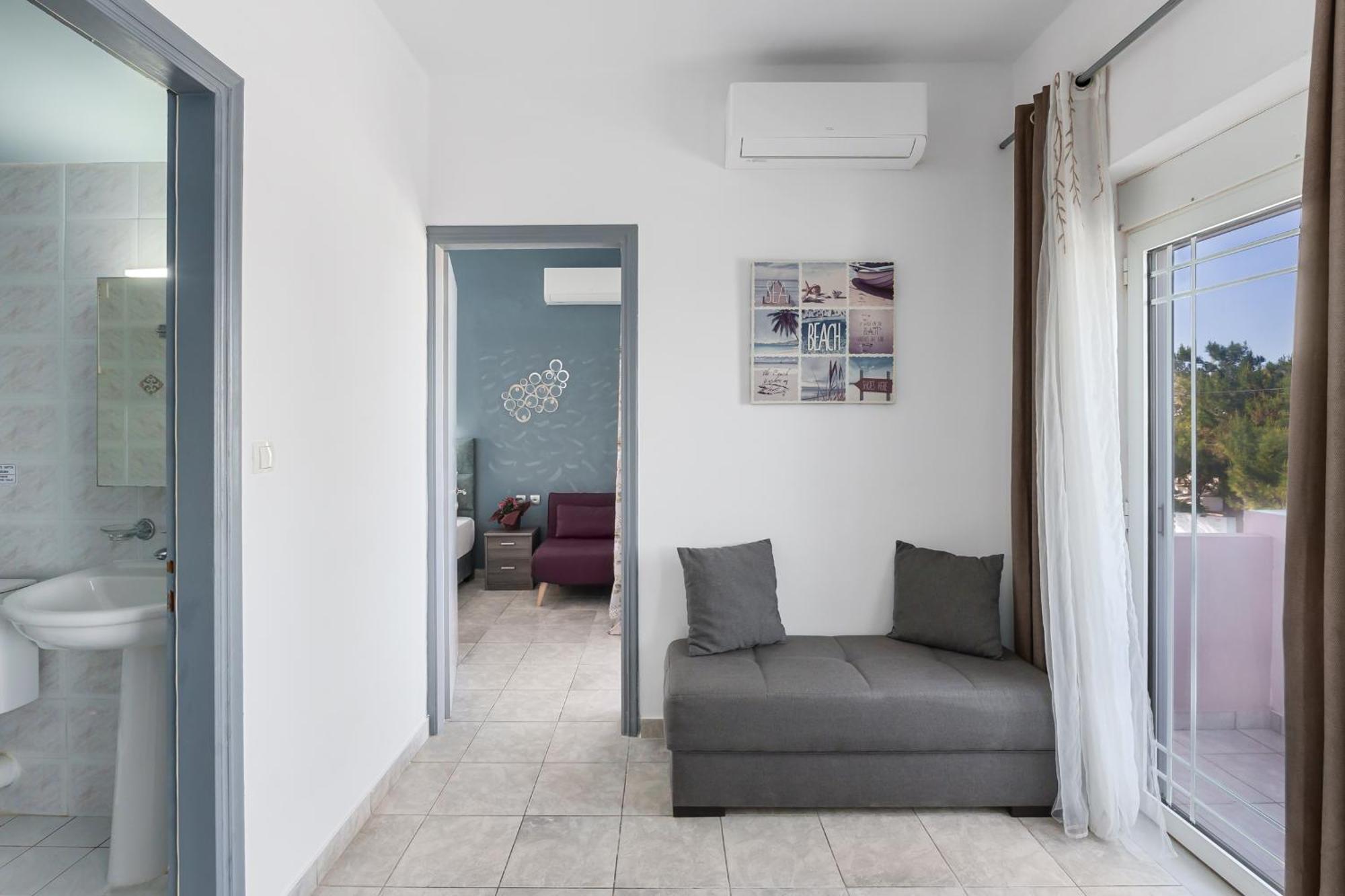 Nikos Apartments Agia Marina Buitenkant foto